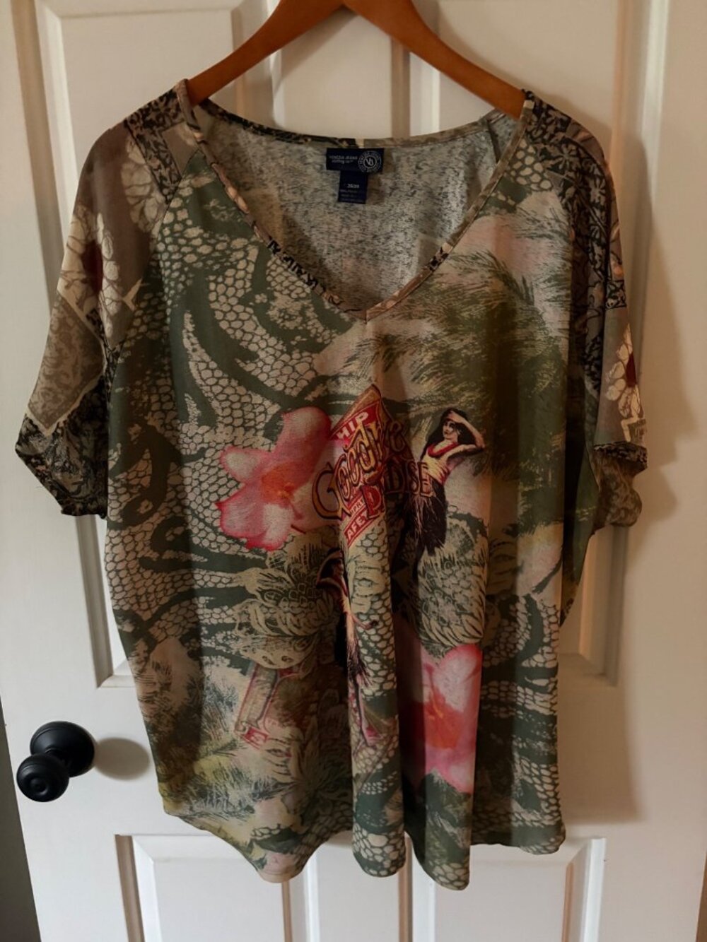 Women's Venezia Green V-neck Hawaiian Collage Graphic Top Size 26/28